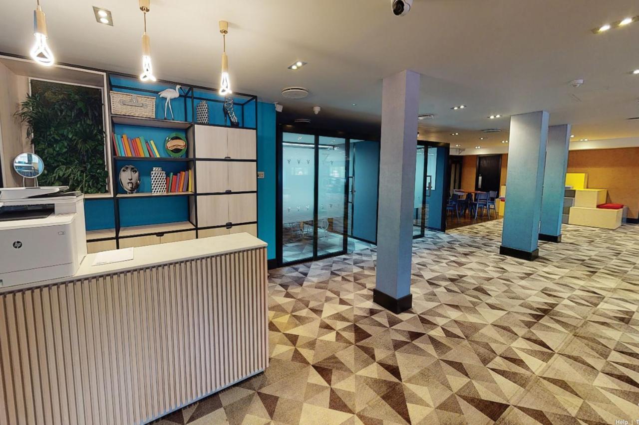 Village Hotel Уоррингтон Экстерьер фото